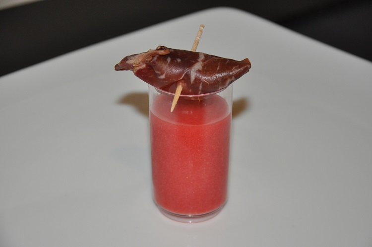Chupito de frambuesas y bitter de Elena Arzak